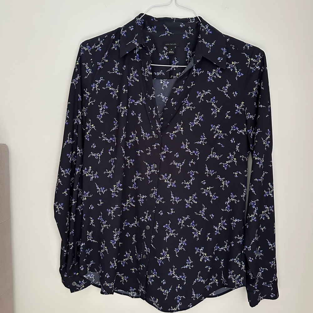 Ann Taylor Women's Blouse - Black with purple floral Pattern